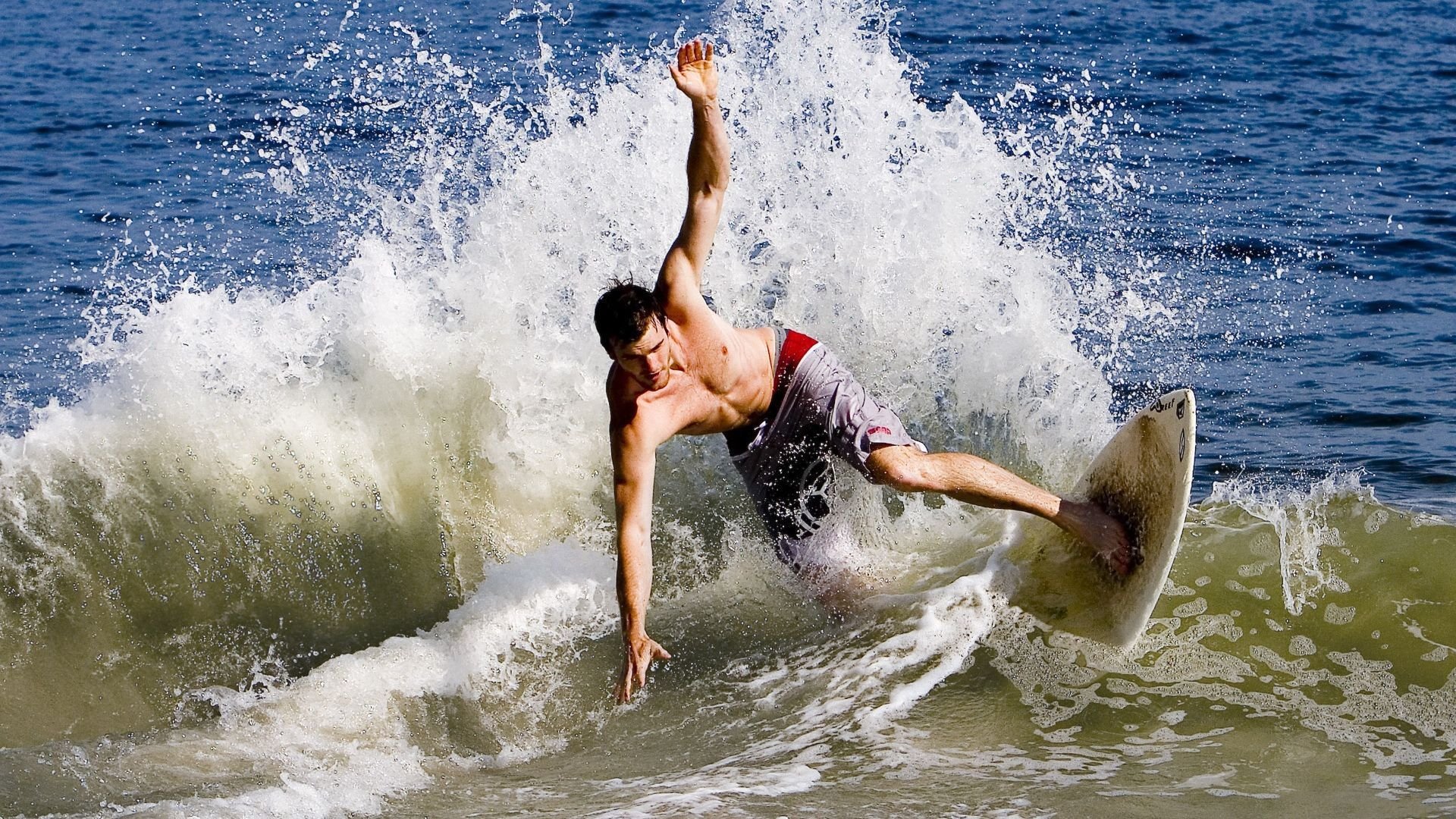 米兰体育官网-德国接力组合首次挑战世界四强，德国接机