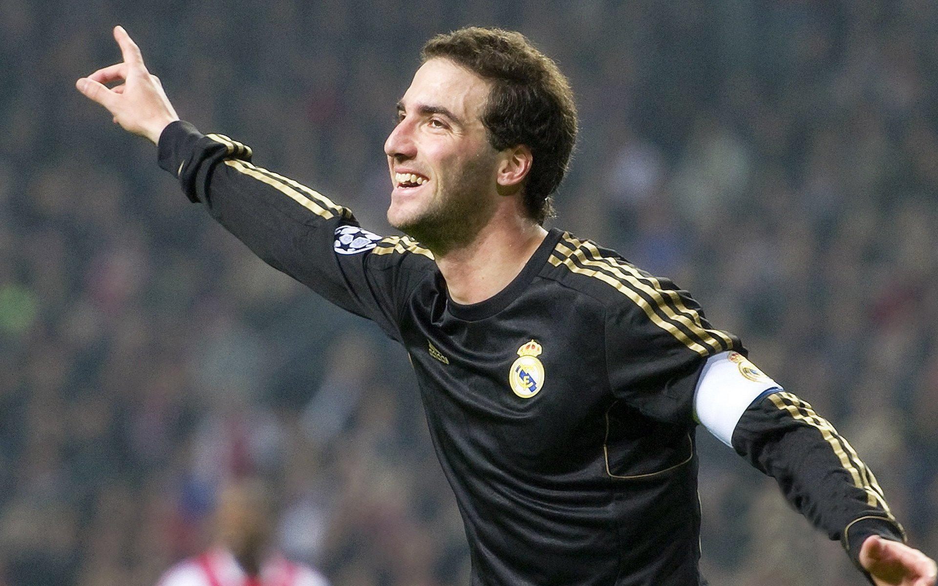 “城市年度十大运动瞬间”评选活动同期举办线下路跑